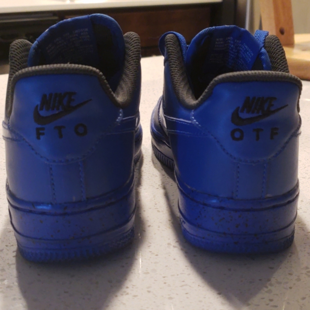 Custom Nikes - Picture 2 of 4